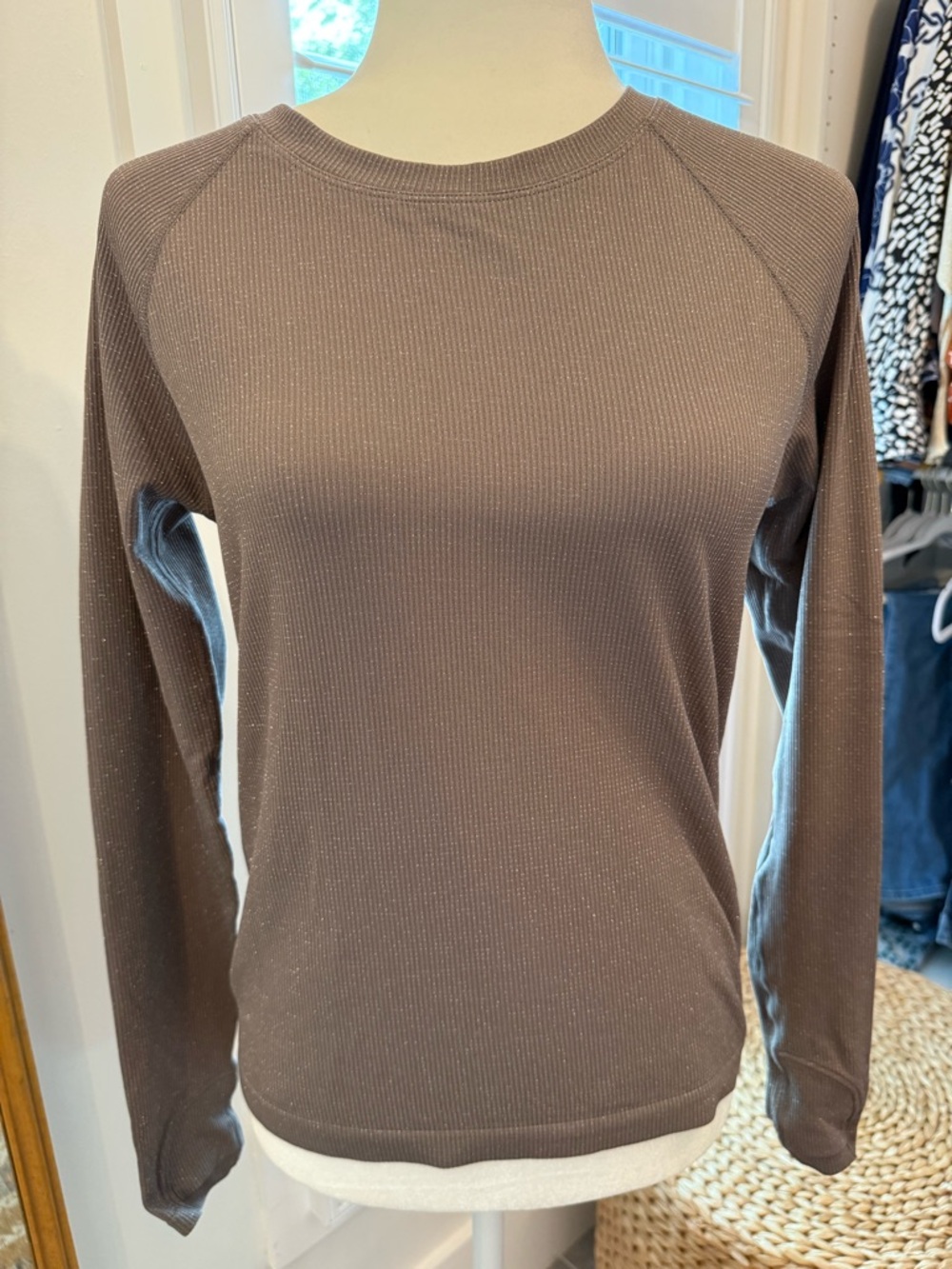 Athleta Long Sleeve Sparkle workout tee with thumb holes